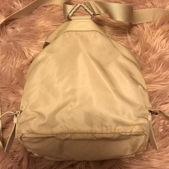 Prada backpack - Picture 3 of 5